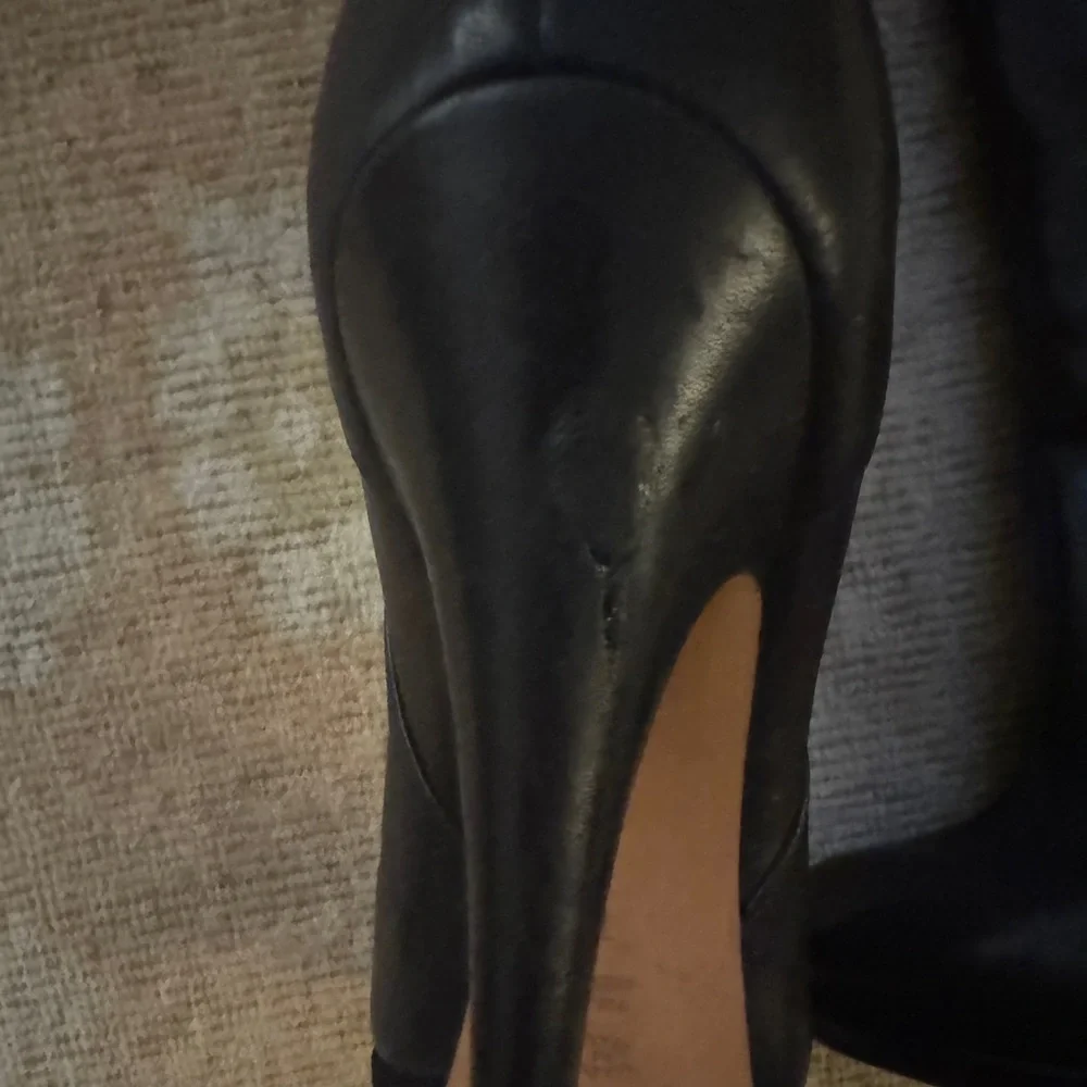 Casadei Knee High Black Leather Boots with Elastic Detail. Sz. 7 - Picture 7 of 8